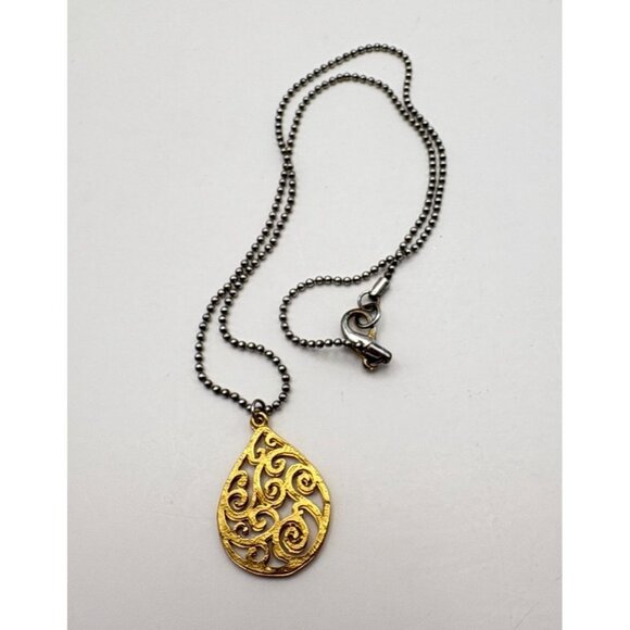 Gold Tone Filigree Teardrop Pendant Necklace On Silver Ball Chain - Picture 2 of 6
